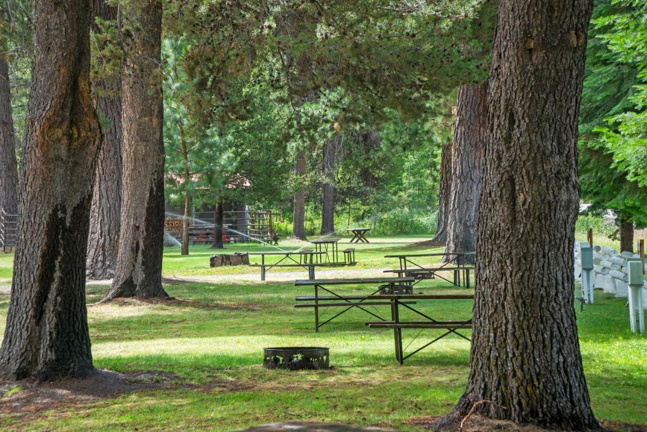 Crater Lake Resort Fort Klamath Экстерьер фото
